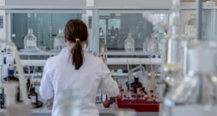 Estanterías metálicas para centros y clínicas médicas de Master Rax