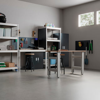 Verzinkte Garage mit ProSeries Metallregalen und Werkbank