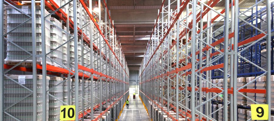 Předpisy pro paletové regály v logistice a provozu