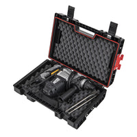 Pohľad do vnútra kufra Qbrick System Pro s usporiadanými náradím.